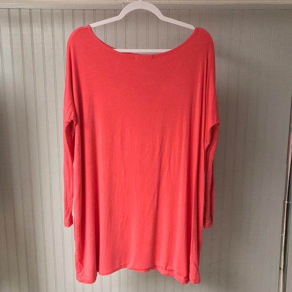 Small Oversized Long Sleeves Basic Top | Dress - Picture 2 of 4